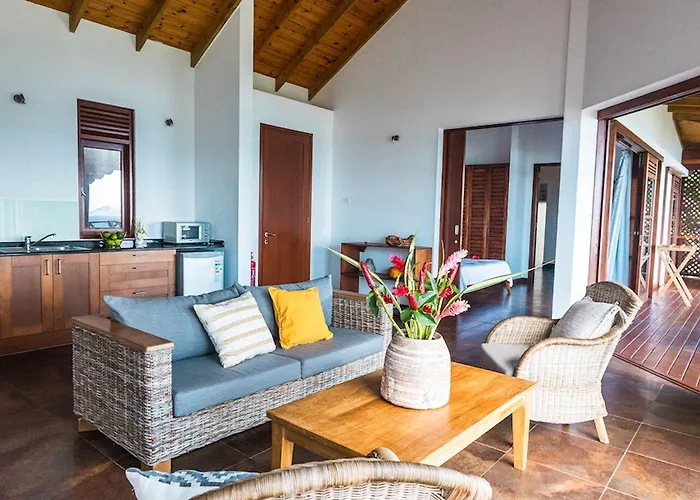 De Jardin Self-catering * Port Glaud