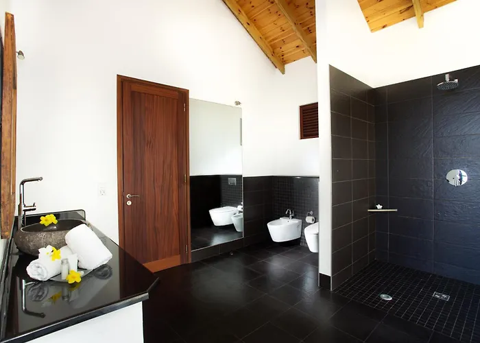 Villa De Jardin Self-catering Port Glaud