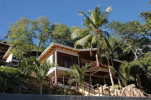 De Jardin Self-catering Port Glaud